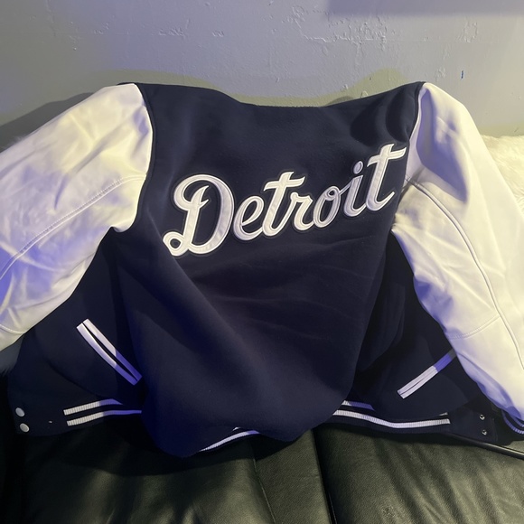 Baseball jacket - Picture 3 of 5
